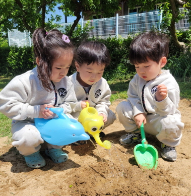 가창산들꽃학교에서의 즐거운 모래놀이